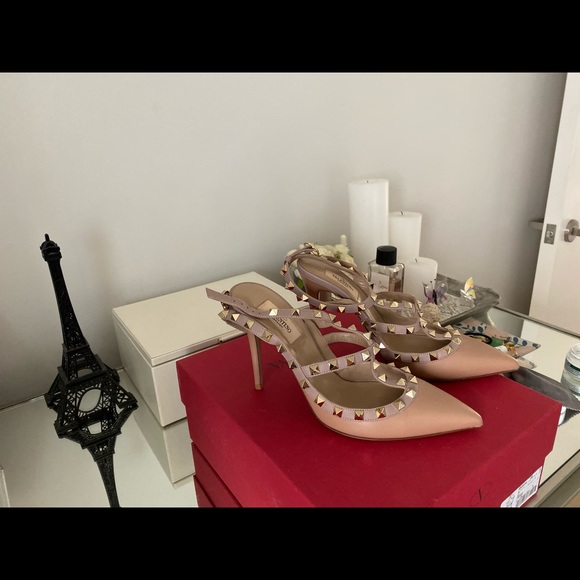 Valentino Nude Classic Rockstud Embellished Matte - Picture 5 of 10
